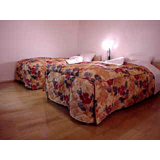 ログ・ログ風共通 寝室２（４人部屋）－２