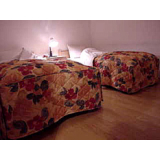 ログ・ログ風共通 寝室１（２人部屋）